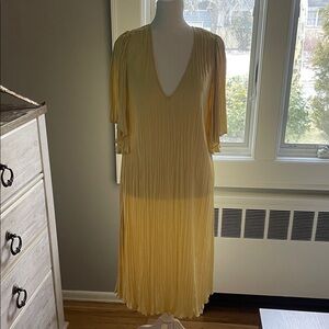 Elegant Yellow Pleated Dress